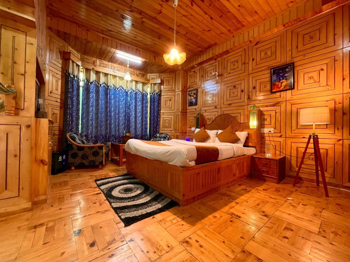 Woods Villa- A Luxury Mountains View Cottages Manāli Exterior foto
